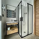 Bed & Breakfast Airport 3*